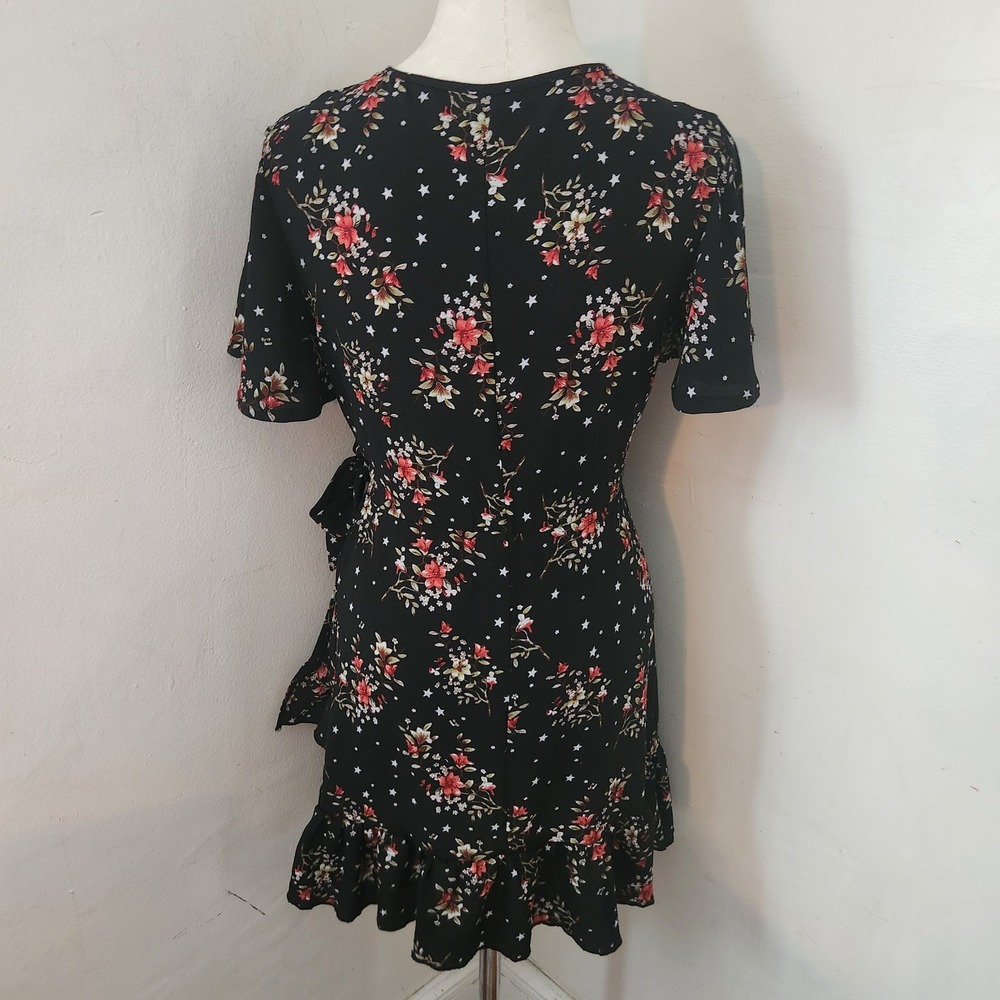 Floral Star Print Wrap Mini Dress Black Red White Short Sleeve Ruffle Hem Medium - Picture 2 of 8